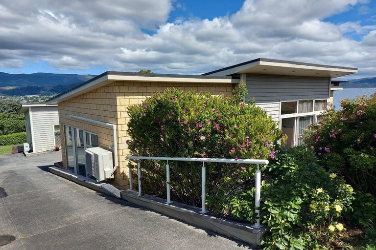 Photo of property in 13 Colin Guppy Crescent, Riverstone Terraces, Upper Hutt, 5018