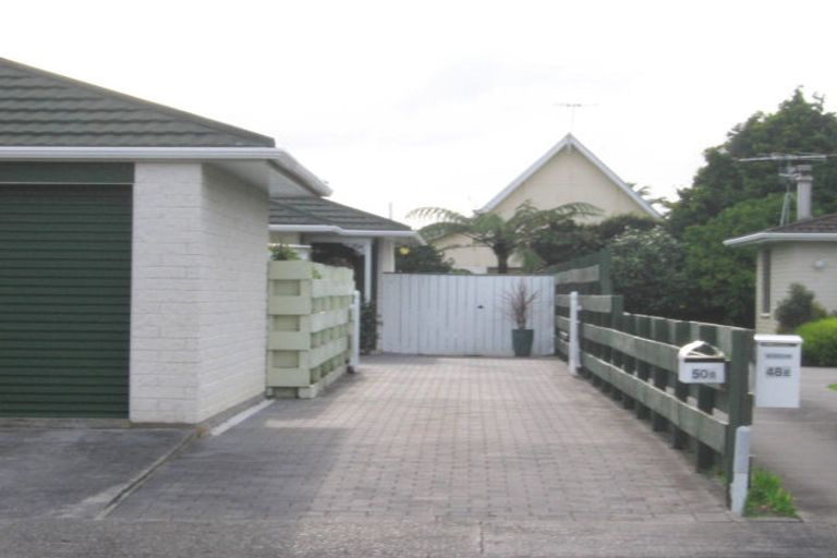 Photo of property in 50b Rewarewa Crescent, Waikanae, 5036