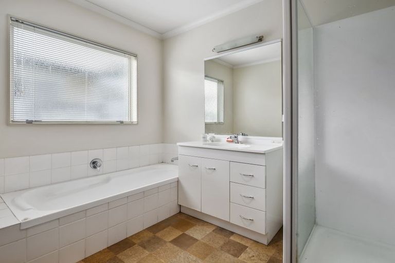 Photo of property in 50 Waikite Road, Welcome Bay, Tauranga, 3112