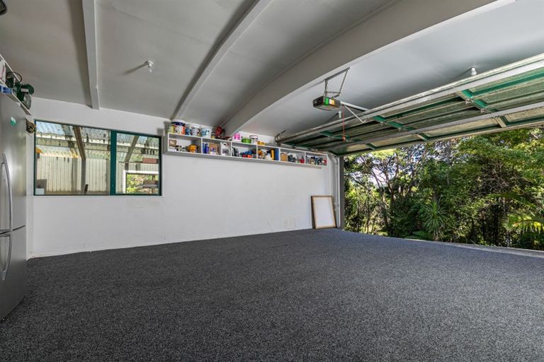 Photo of property in 112 Mountain Road, Henderson Valley, Auckland, 0612