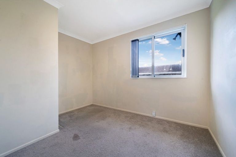 Photo of property in 79 Godley Road, Green Bay, Auckland, 0604