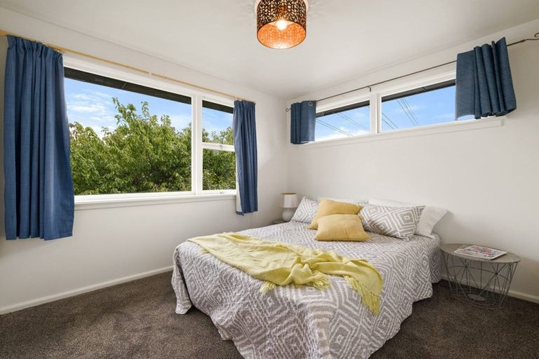 Photo of property in 16 Ilfracombe Place, Burnside, Christchurch, 8053