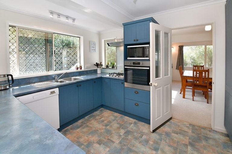 Photo of property in 7 Amberly Rise, Helensville, 0800