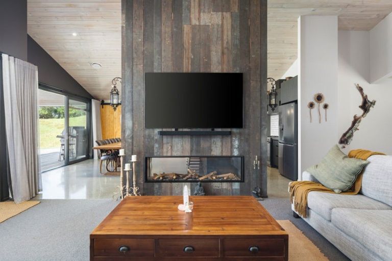 Photo of property in 1031b State Highway 2, Tanners Point, Katikati, 3177