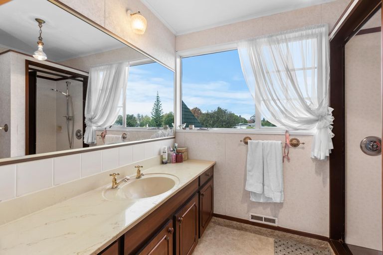 Photo of property in 9b Dalbeth Place, Matangi, Hamilton, 3284