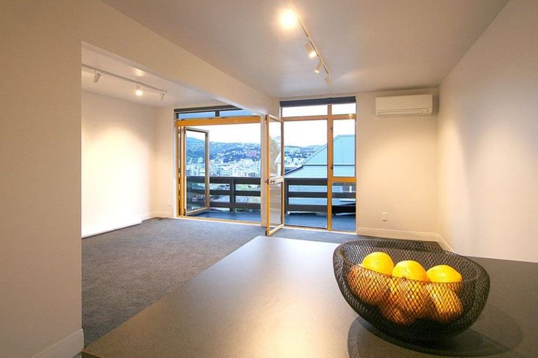 Photo of property in 20 Stafford Street, Mount Victoria, Wellington, 6011