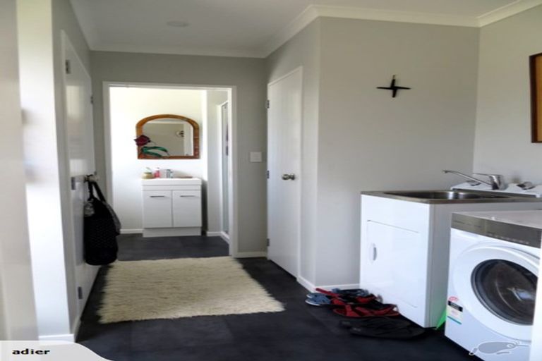 Photo of property in 8 Fuller Close, Levin, 5510