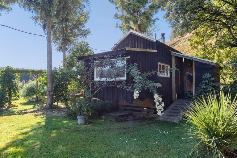 Photo of property in 247 Rangitikei Valley Road, Waituna West, Rewa, 4780