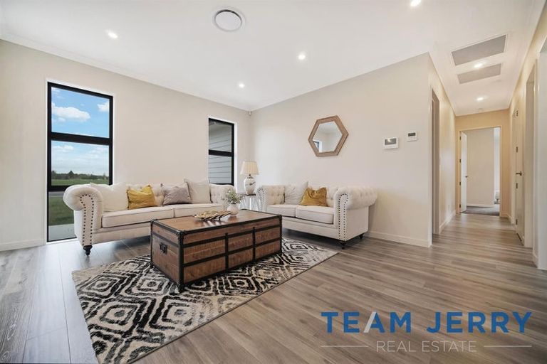 Photo of property in 4 Gertrude Cole Road, Clarks Beach, 2122