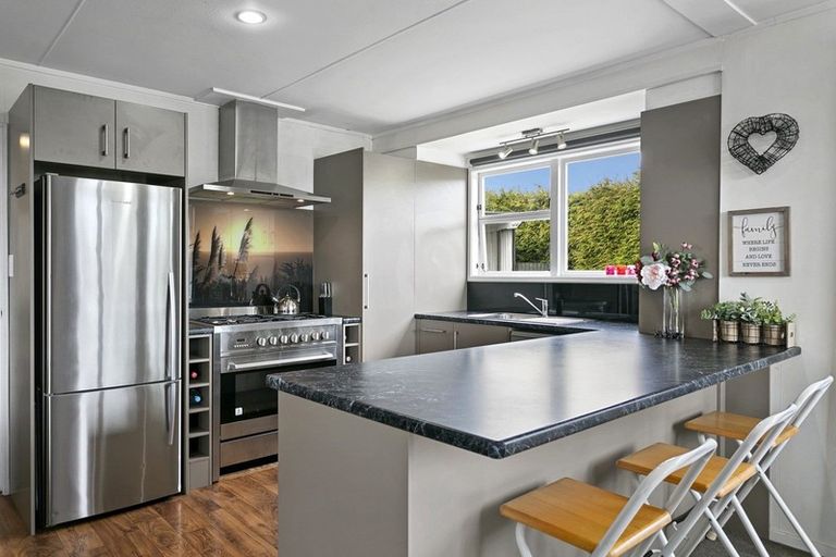 Photo of property in 70 Richmond Avenue, Richmond Heights, Taupo, 3330