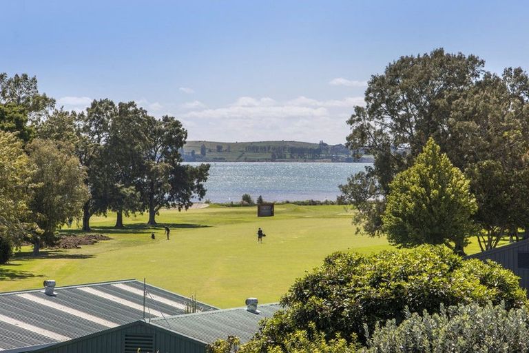 Photo of property in 57 Links View Drive, Omokoroa, 3114