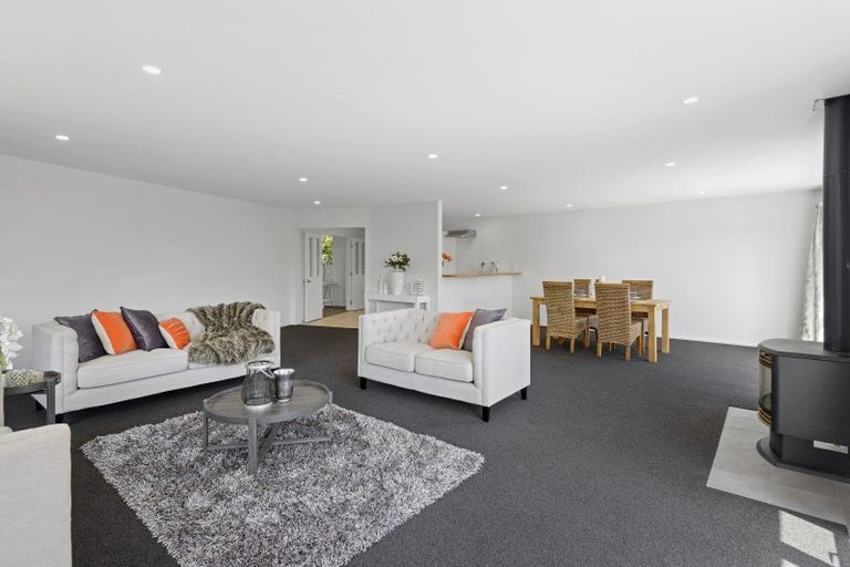 Photo of property in 51 Appleby Crescent, Burnside, Christchurch, 8053