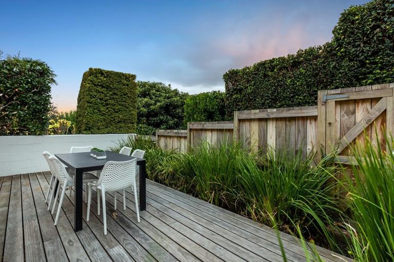 Photo of property in 33 Gwilliam Place, Freemans Bay, Auckland, 1011