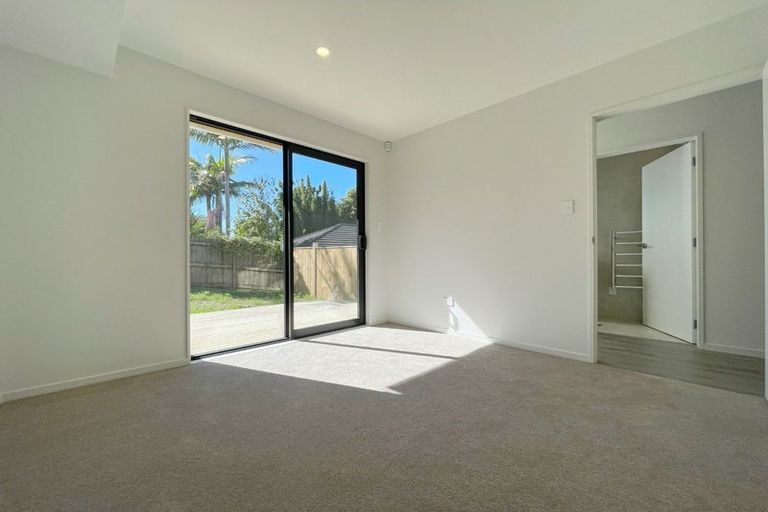 Photo of property in 7/105 Hobsonville Road, West Harbour, Auckland, 0618