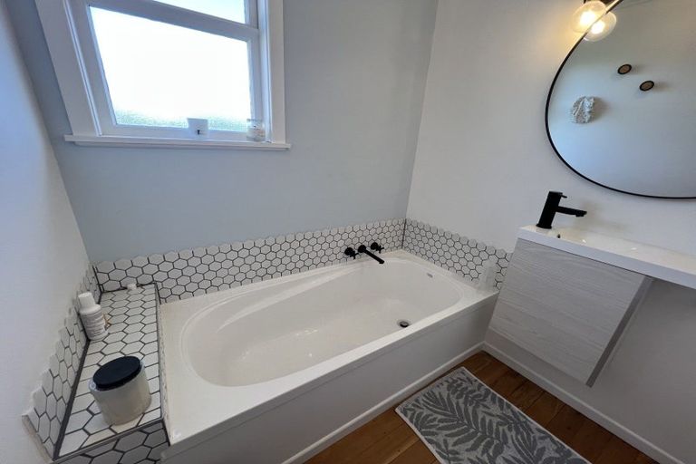 Photo of property in 1 Oriana Place, Highbury, Palmerston North, 4412