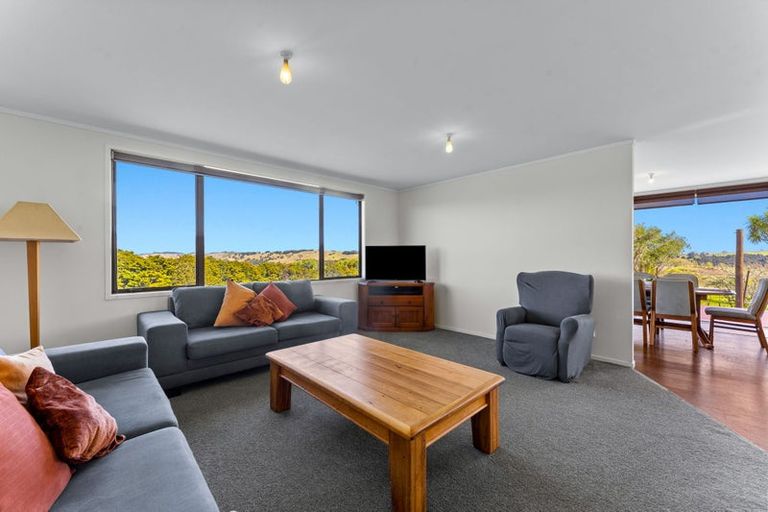 Photo of property in 301 Ranganui Road, Kaiwaka, 0573