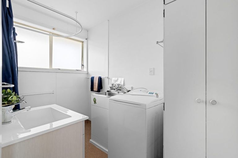 Photo of property in 1/4 Division Street, Riccarton, Christchurch, 8041