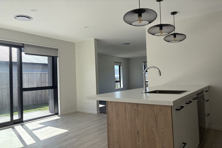 Photo of property in 5 Wykes Place, Amberley, 7410