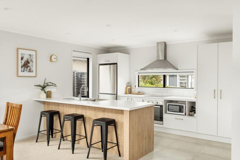 Photo of property in 24 Raynor Crescent, Pyes Pa, Tauranga, 3112