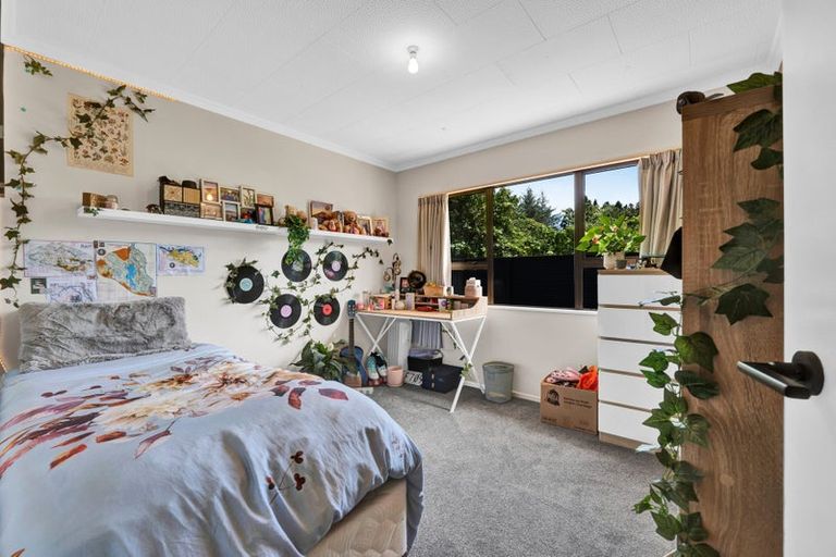Photo of property in 28 Kowhai Street, Inglewood, 4330