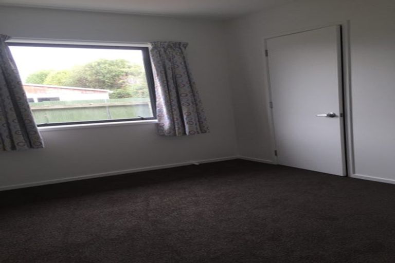 Photo of property in 4a Royal Park Drive, Parklands, Christchurch, 8083