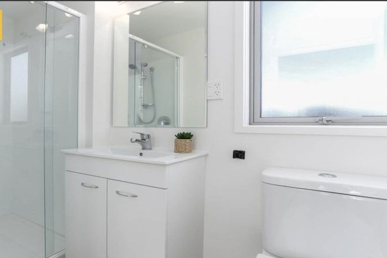 Photo of property in 2/8 Paul Place, Pakuranga, Auckland, 2010