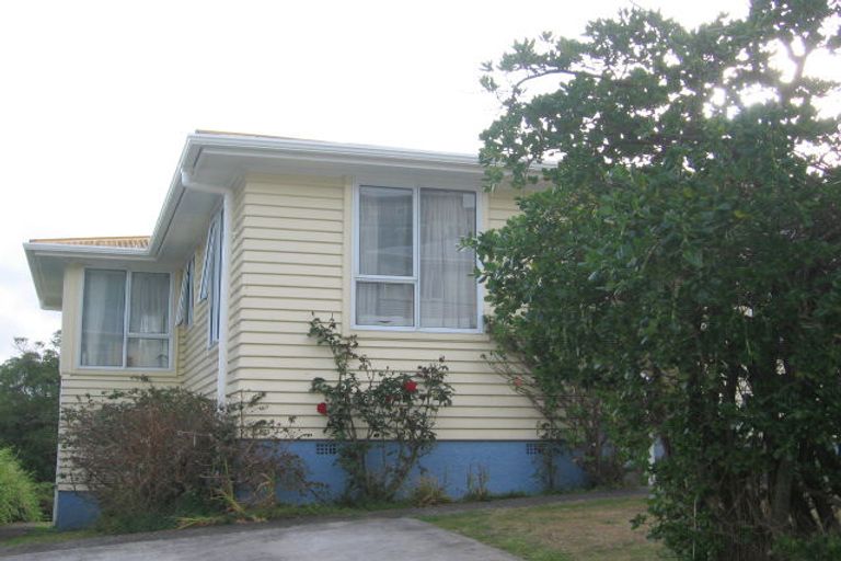 Photo of property in 8a Taiaroa Street, Strathmore Park, Wellington, 6022