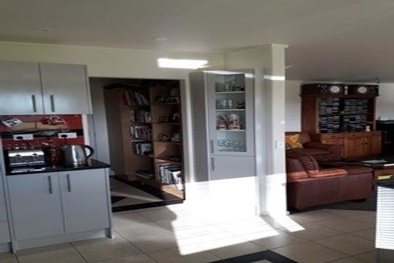 Photo of property in 67 Pyle Road West, One Tree Point, 0118