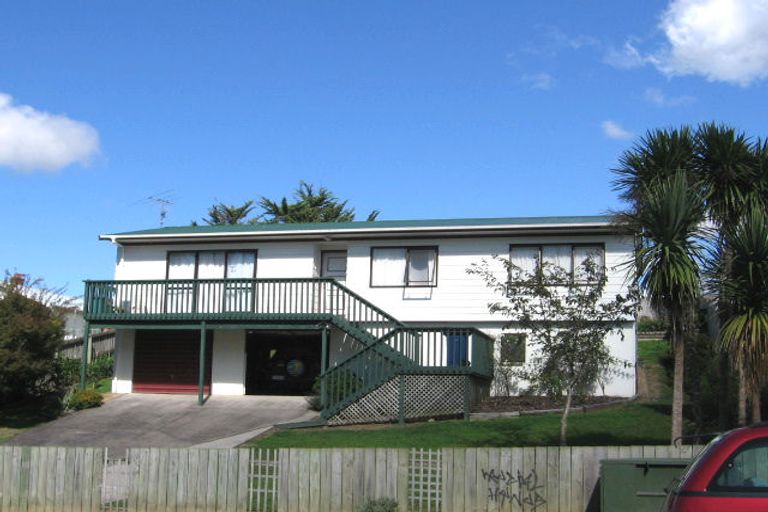 Photo of property in 13 Applewood Drive, Henderson, Auckland, 0612