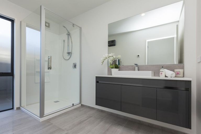 Photo of property in 94 Sarabande Avenue, Redwood, Christchurch, 8051