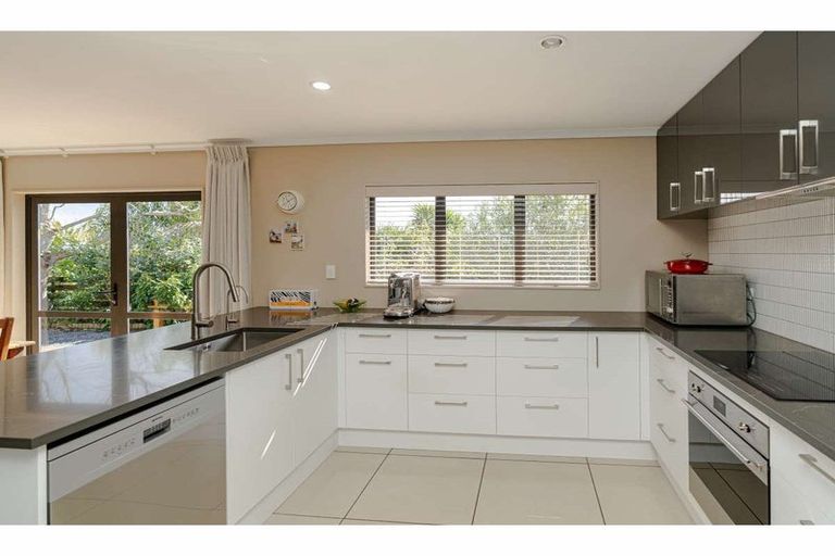 Photo of property in 37 Rarere Terrace, Kerikeri, 0230