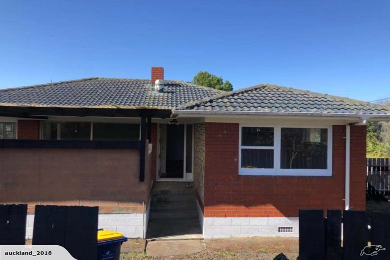 Photo of property in 104 Archibald Road, Kelston, Auckland, 0602