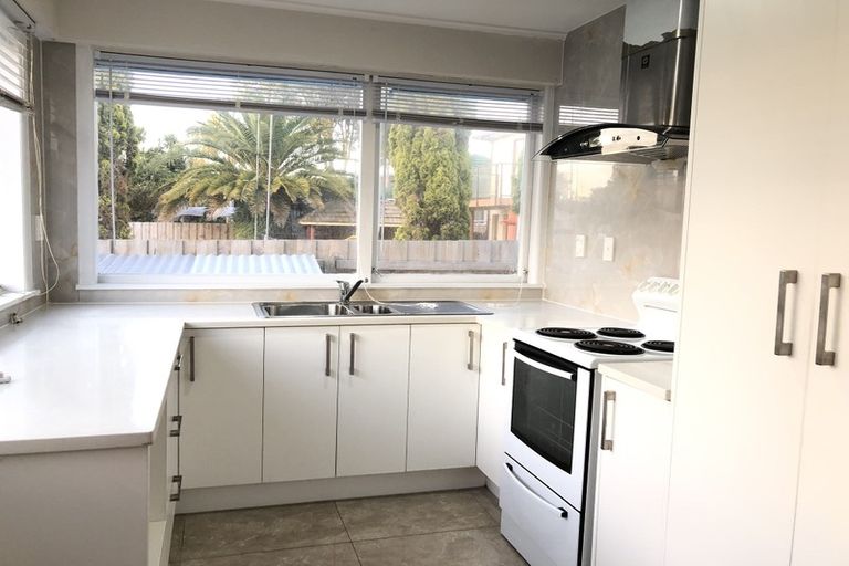 Photo of property in 28a Longburn Road, Henderson, Auckland, 0610