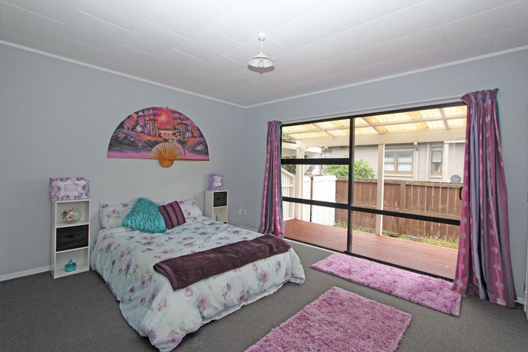 Photo of property in 2/570 Weymouth Road, Weymouth, Auckland, 2103