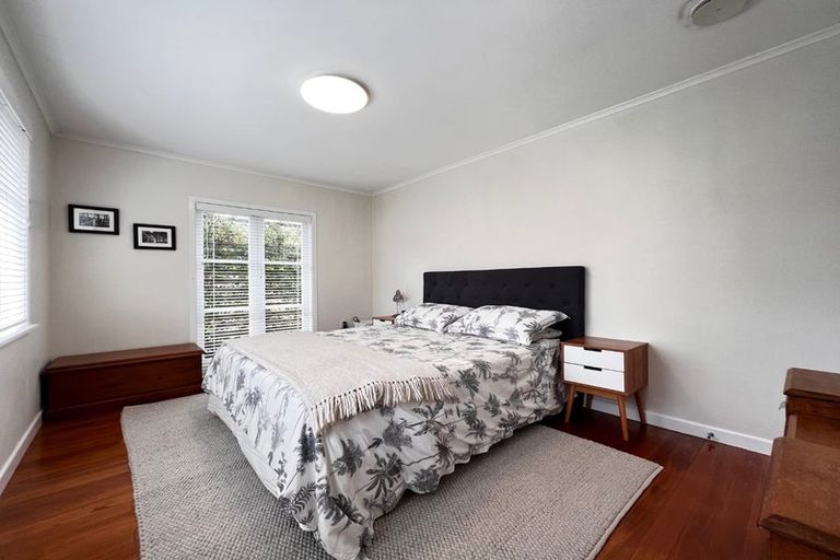 Photo of property in 1/73 Verran Road, Birkenhead, Auckland, 0626