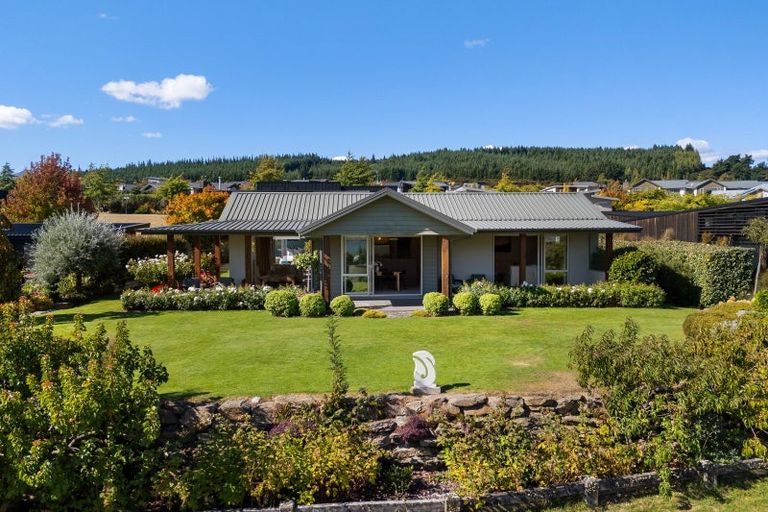 Photo of property in 28 Greenbelt Place, Wanaka, 9305