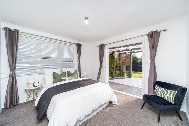Photo of property in 17 Wilson Crescent, Highbury, Palmerston North, 4412