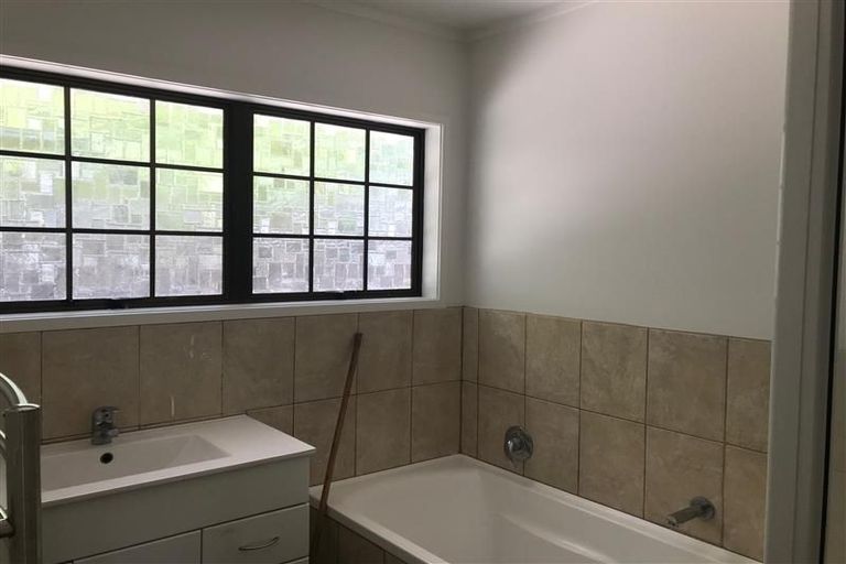 Photo of property in 24 Pinehurst Place, Wattle Downs, Auckland, 2103