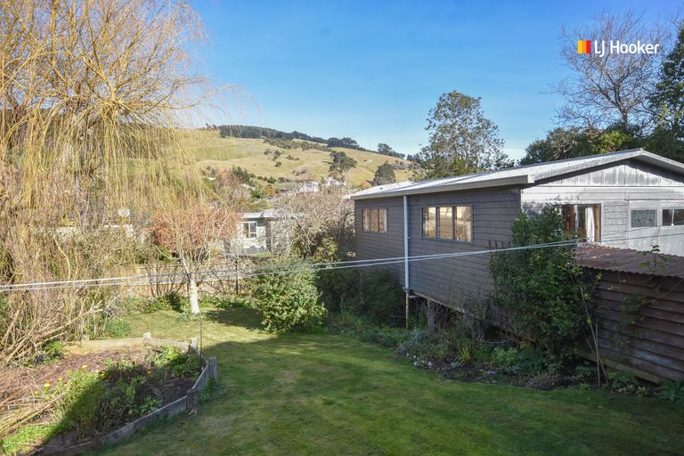Photo of property in 8 Dickson Street, Macandrew Bay, Dunedin, 9014