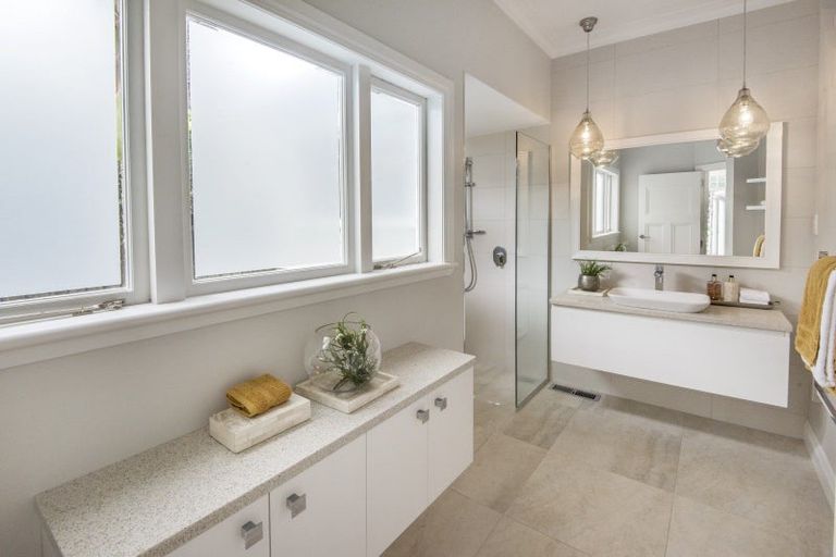 Photo of property in 52 Cheltenham Road, Devonport, Auckland, 0624