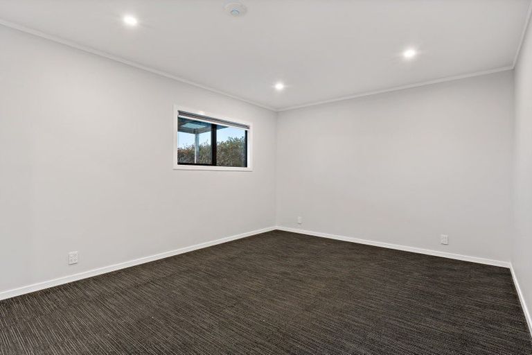 Photo of property in 26 Arlette Place, Massey, Auckland, 0614