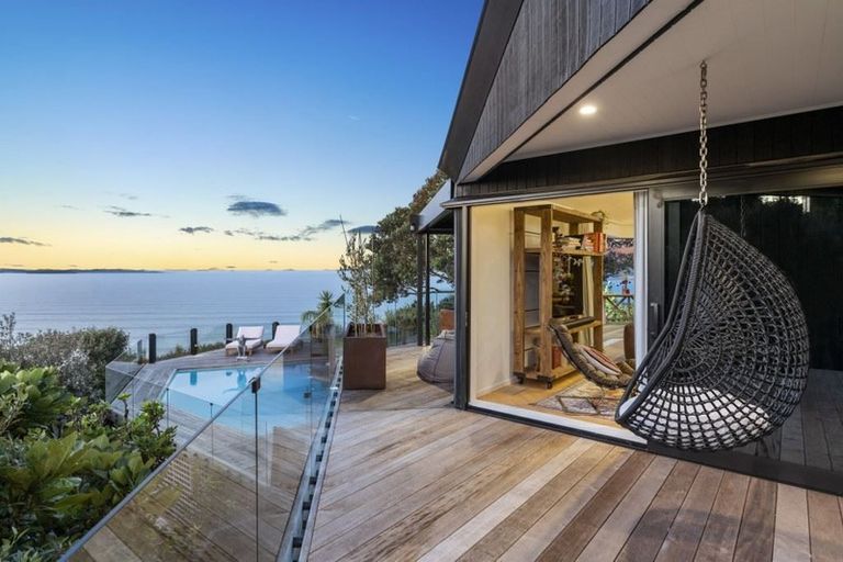 Photo of property in 86 Vipond Road, Stanmore Bay, Whangaparaoa, 0932