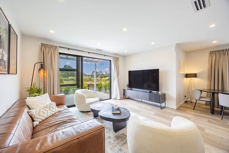 Photo of property in 148 Vintry Drive, Kumeu, 0810