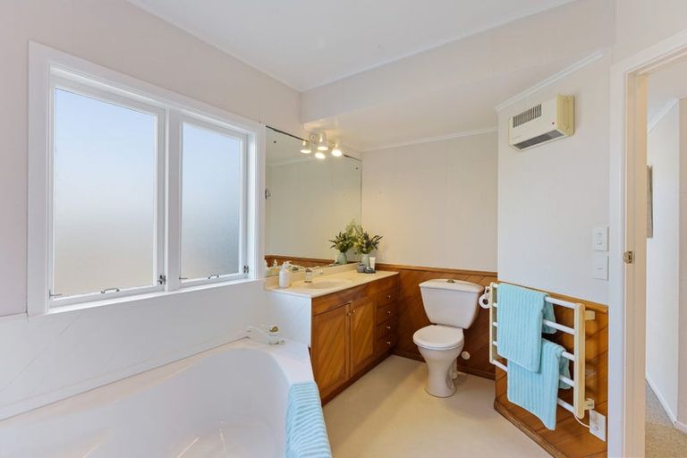 Photo of property in 12 Koromiko Road, Waikanae, 5036