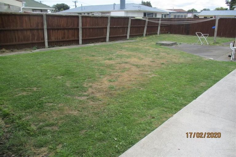 Photo of property in 92 Frensham Crescent, Woolston, Christchurch, 8062