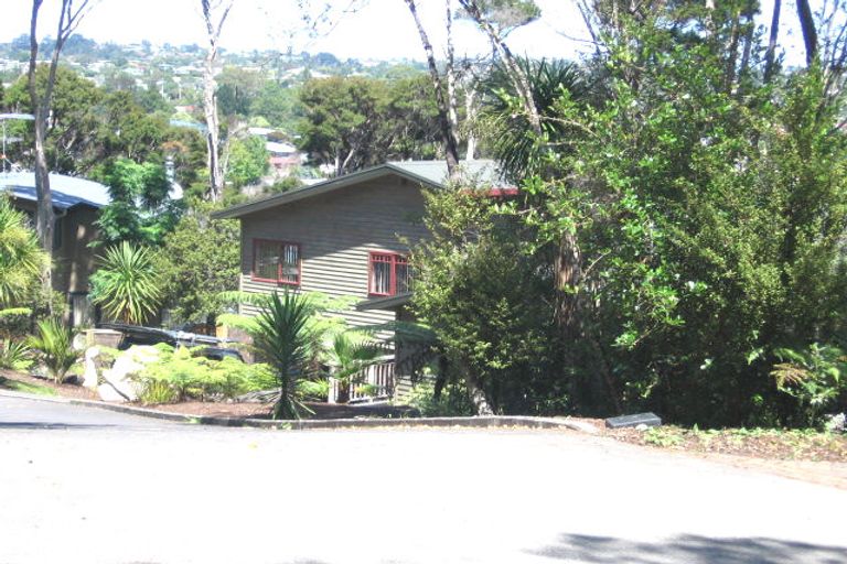 Photo of property in 93 Pemberton Avenue, Bayview, Auckland, 0629