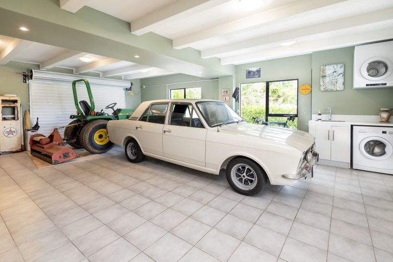 Photo of property in 26 Estuary Views, Shelly Park, Auckland, 2014