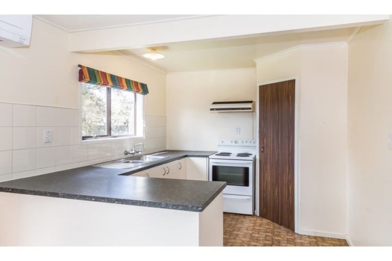 Photo of property in 28 Kauri Crescent, Snells Beach, 0920
