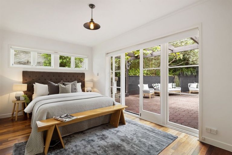 Photo of property in 49 Maritime Terrace, Birkenhead, Auckland, 0626