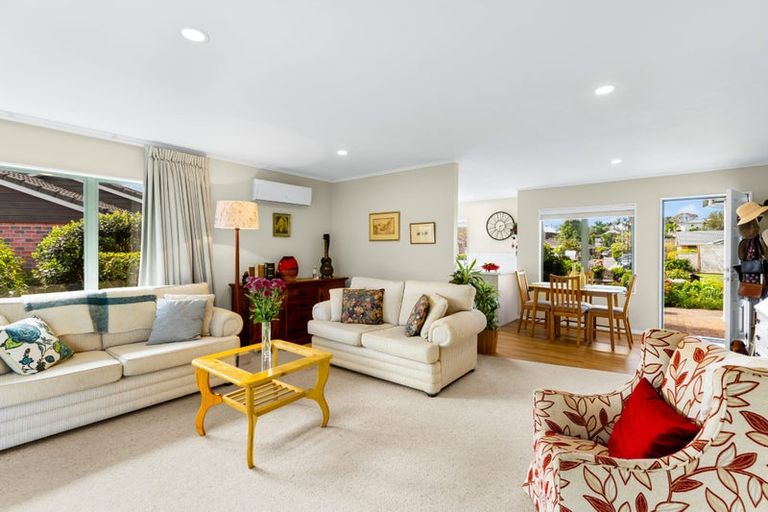 Photo of property in 16 The Grove, Red Beach, 0932